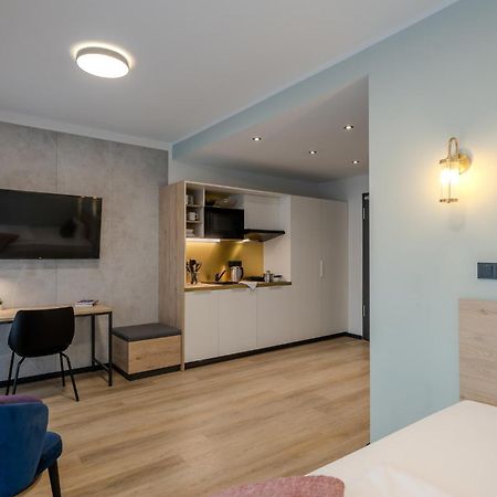 The Base Berlin One Hotel Екстериор снимка
