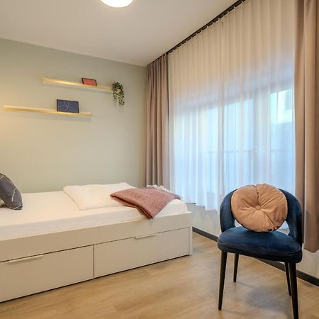 The Base Berlin One Hotel Екстериор снимка
