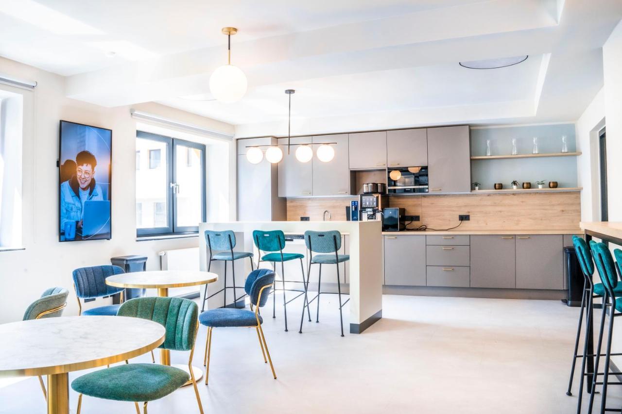 The Base Berlin One Hotel Екстериор снимка
