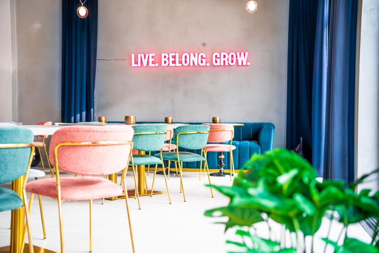 The Base Berlin One Hotel Екстериор снимка