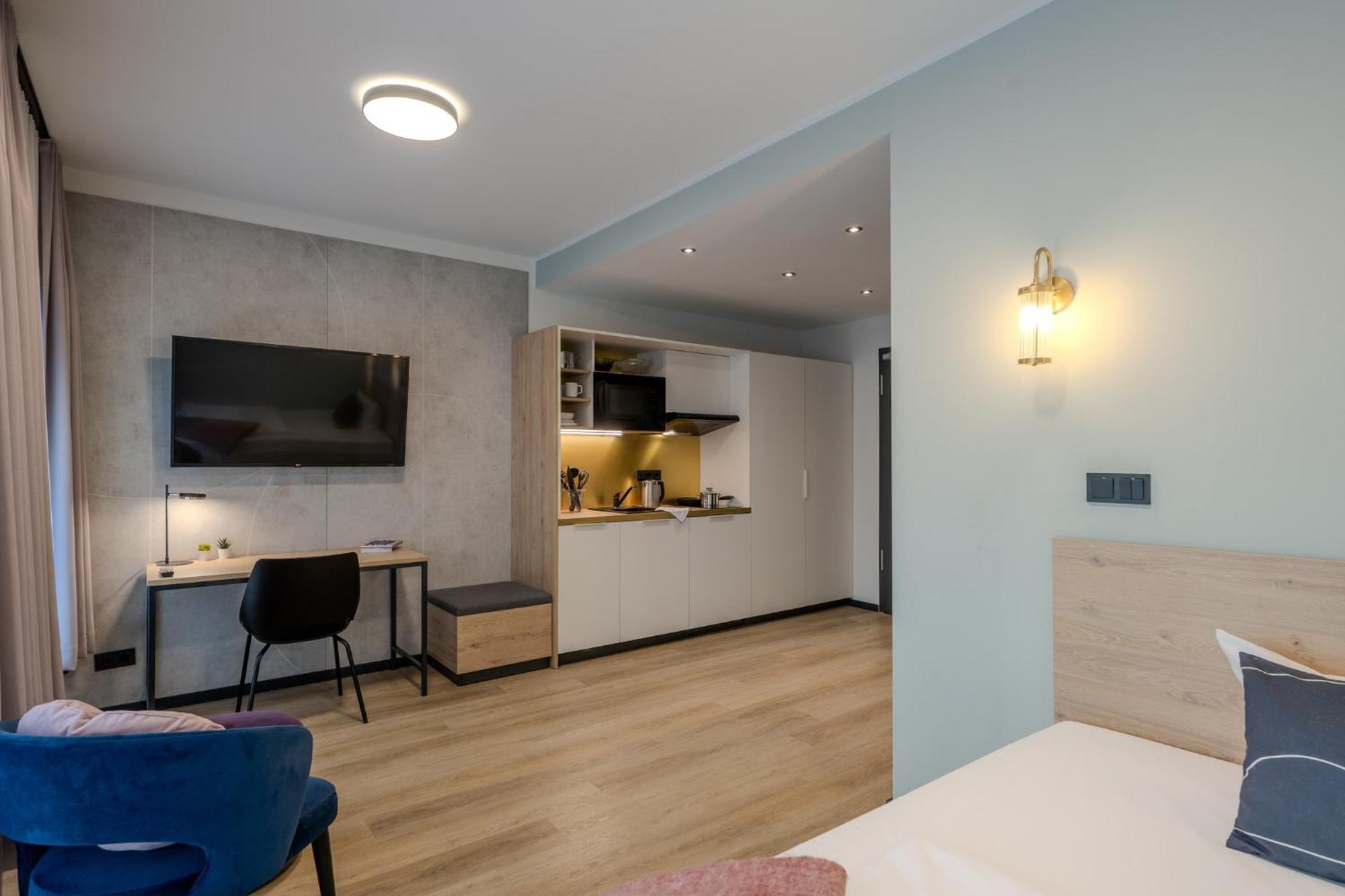 The Base Berlin One Hotel Екстериор снимка