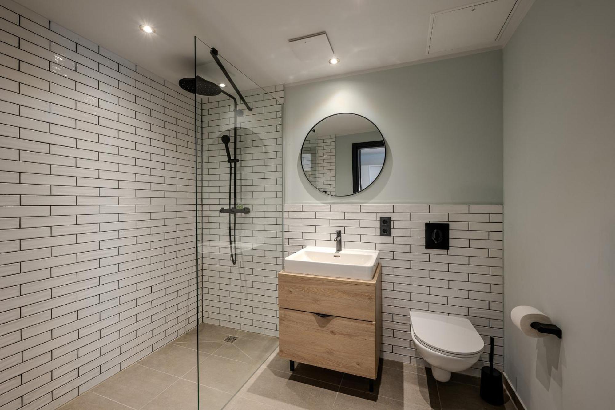 The Base Berlin One Hotel Екстериор снимка