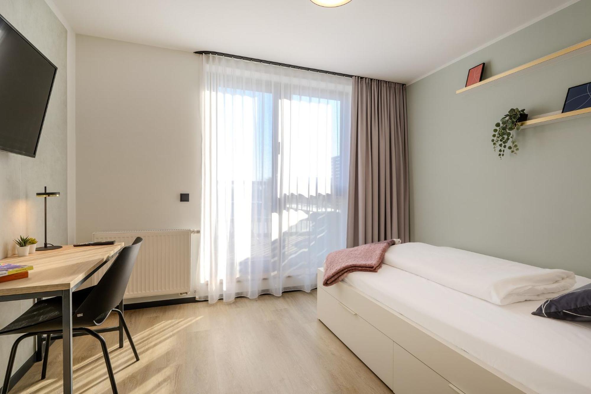 The Base Berlin One Hotel Екстериор снимка